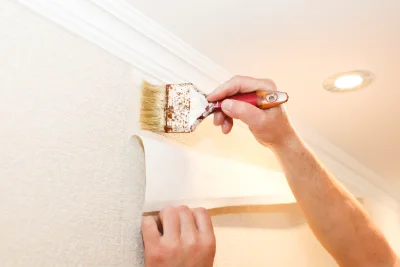 Pose de papier peint à Casalabriva — revêtements muraux et toiles de verre